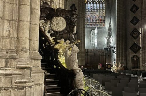 l'intérieur de St Bavon