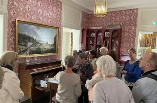 on découvre la demeure du fondateur M. Oberkampf