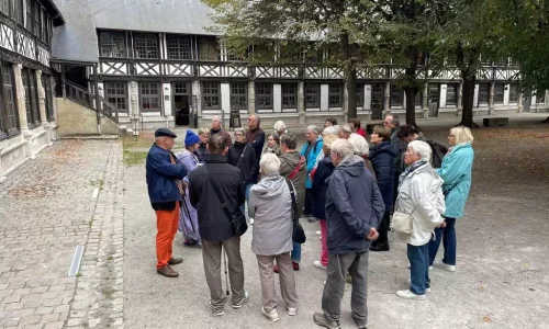 L’Aître Saint Maclou - un lieu très particulier que l’on découvre et que l’on comprend grâce aux guides conférenciers