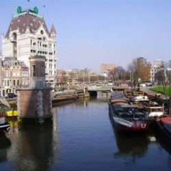 White House sur le vieux port de Rotterdam